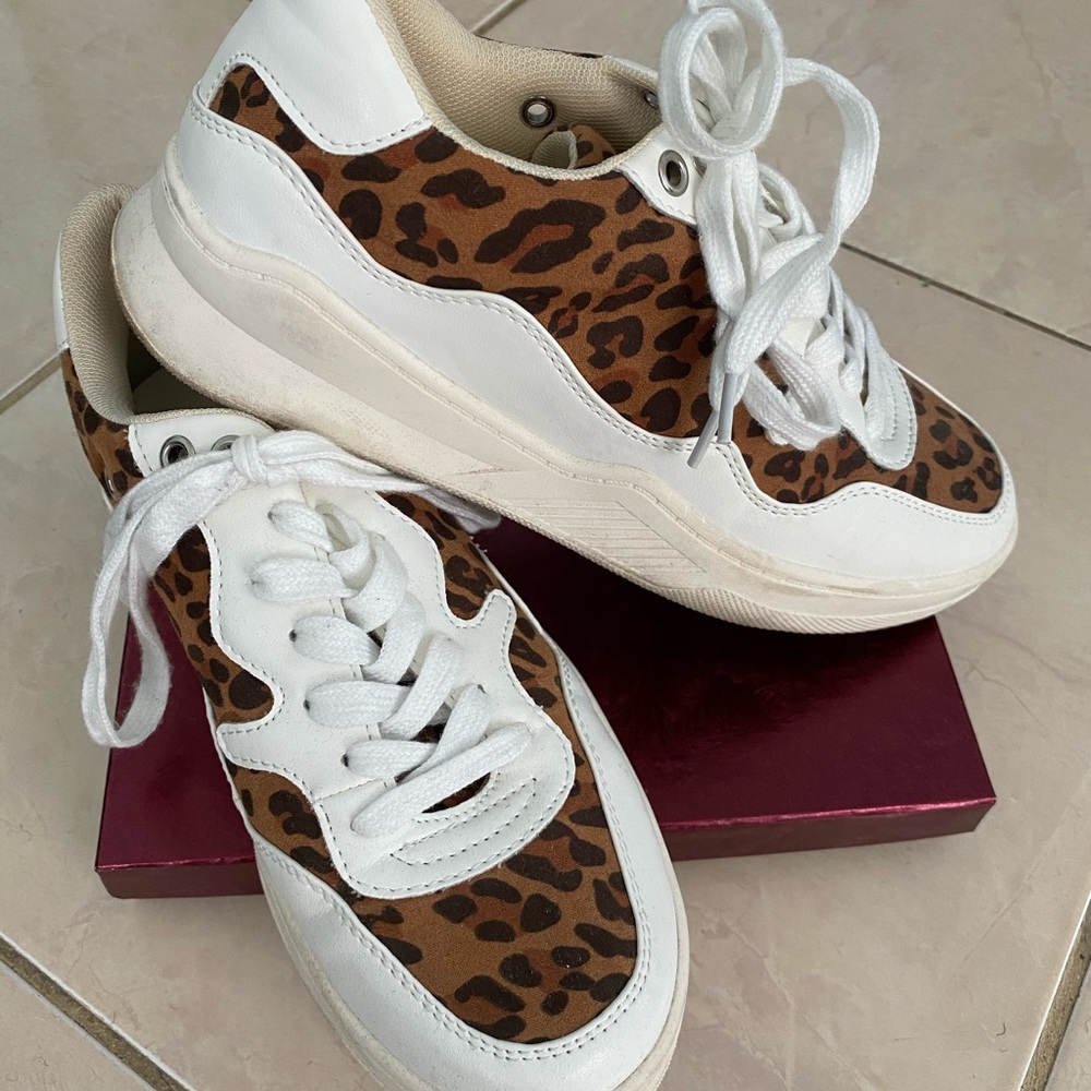 Sneakers